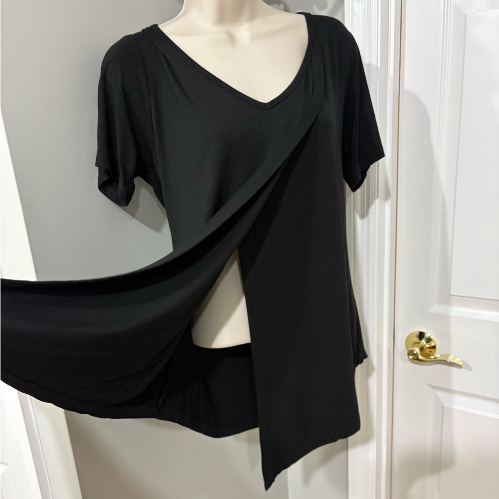 NWOT Yelete Petal Cut Tunic Top